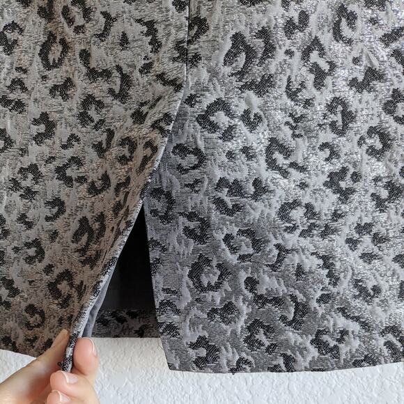 LOFT Silver & Black Leopard Print Skirt Size 6 - Picture 6 of 10